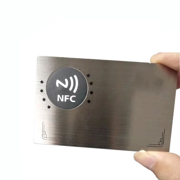 Cartão NFC metálico