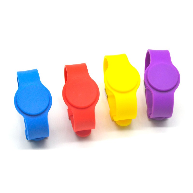 Pulseiras de silicone ajustáveis, à prova d'água e personalizáveis ​​para acesso a eventos