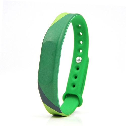 Pulseira RFID personalizada para controle de acesso inteligente em parques temáticos