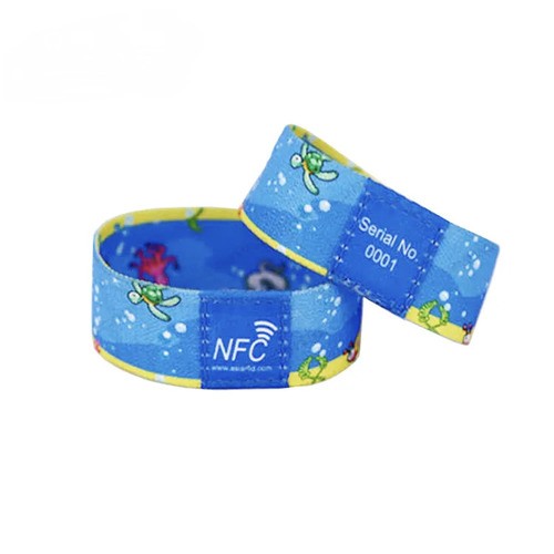 Pulseira elástica RFID com impressão de logotipo personalizado para atividades de festivais em parques de diversões