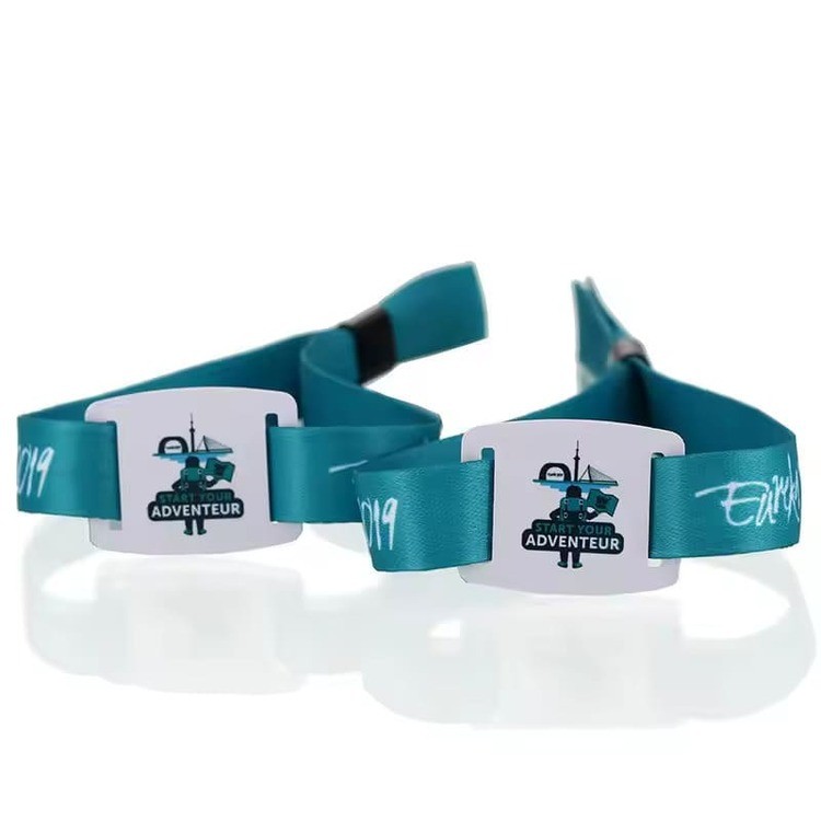 Pulseiras descartáveis ​​NTAG 213 RFID 13,56 MHz NFC tecidas para eventos