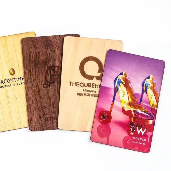 Cartão de acesso de bambu de madeira RFID NFC CR80 personalizado para hotel