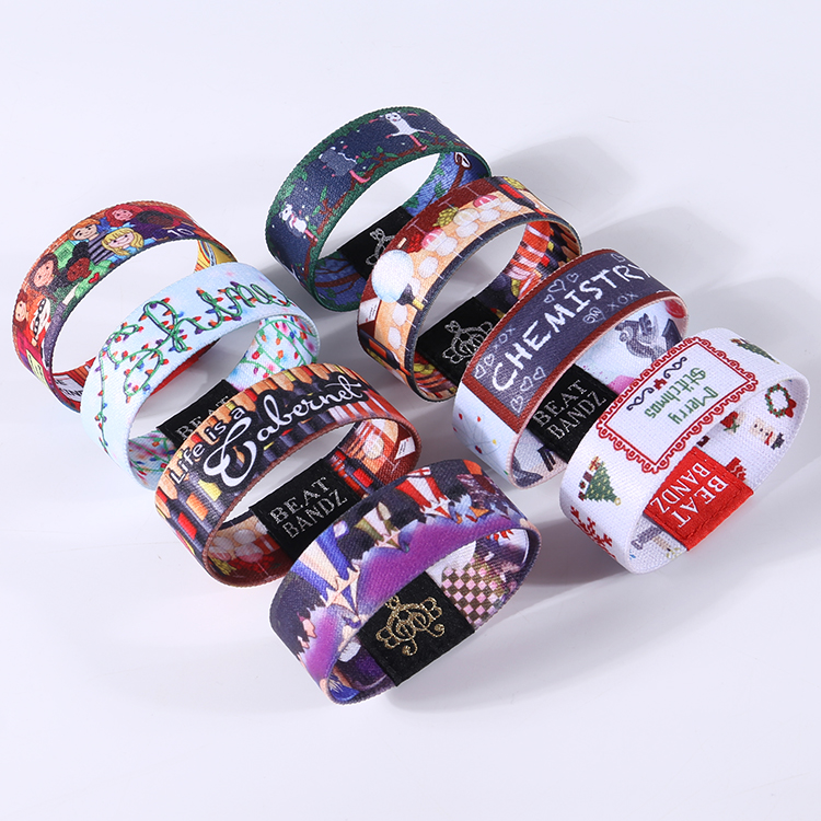 Fábrica de atacado de poliéster elástico pulseiras personalizadas tecido etiqueta sublimação pulseiras elásticas