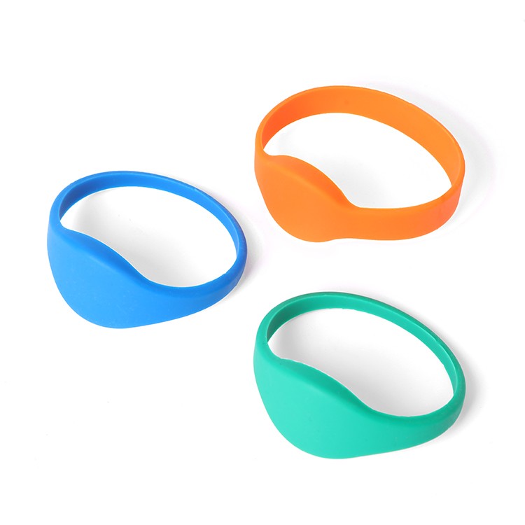 Pulseiras de proximidade inteligentes personalizadas por atacado com controle de acesso e pulseira RFID de silicone macio