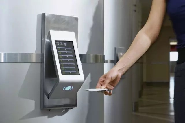 Solução de cartão RFID para edifícios inteligentes
