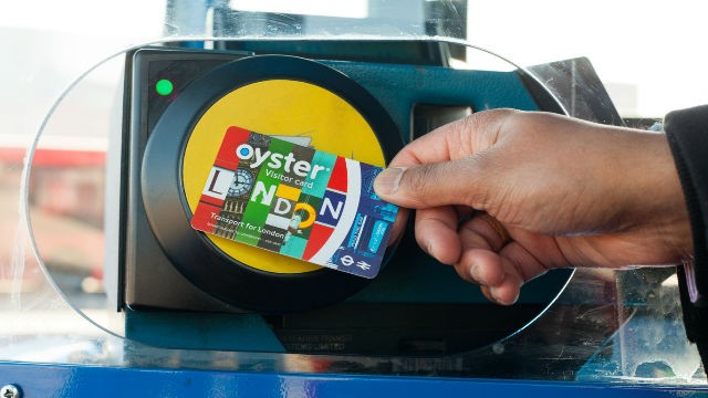 Paris vai cancelar gradualmente o bilhete de metrô em papel para promover o cartão turístico recarregável