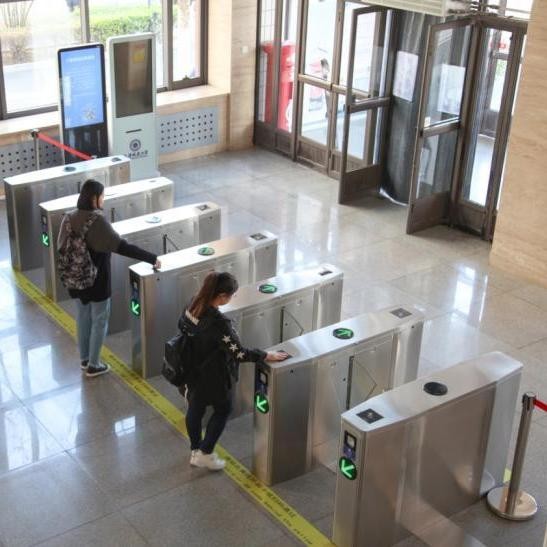 Sistema de guarda de entrada de autoatendimento da biblioteca universitária baseado em cartão inteligente RFID