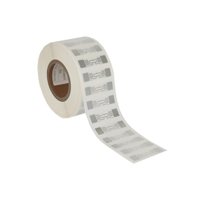 Como a largura de banda afeta a confiabilidade da leitura de etiquetas RFID?