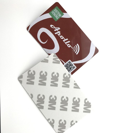 Cartão plástico impresso em CMYK com impressão térmica de código QR para gerenciamento de membros