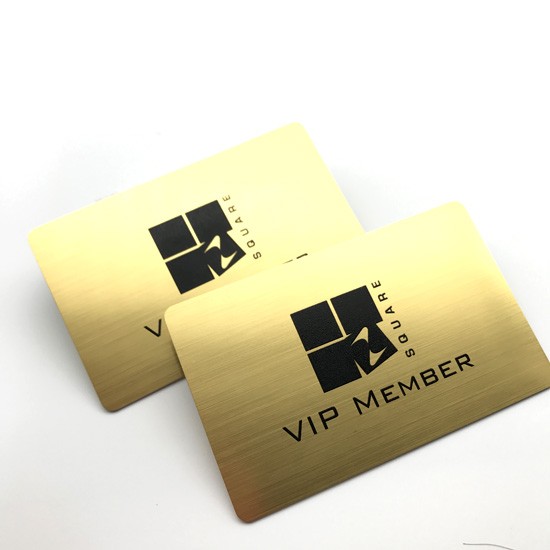 Cartão de visita em PVC dourado