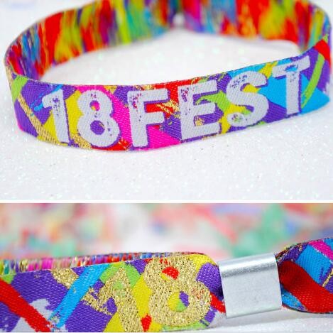 Pulseiras para festa de aniversário de 18 anos