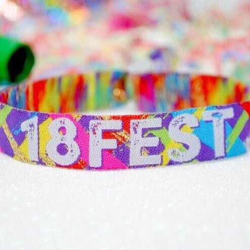 Pulseiras para festa de aniversário de 18 anos