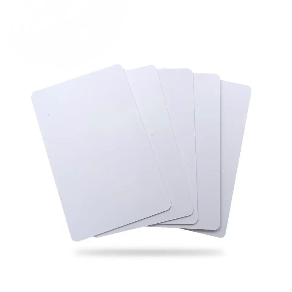 Cartão NFC em branco de 13,56 MHz RFID Ntag213/Ntag215/Ntag216 Cartão de PVC inteligente regravável branco