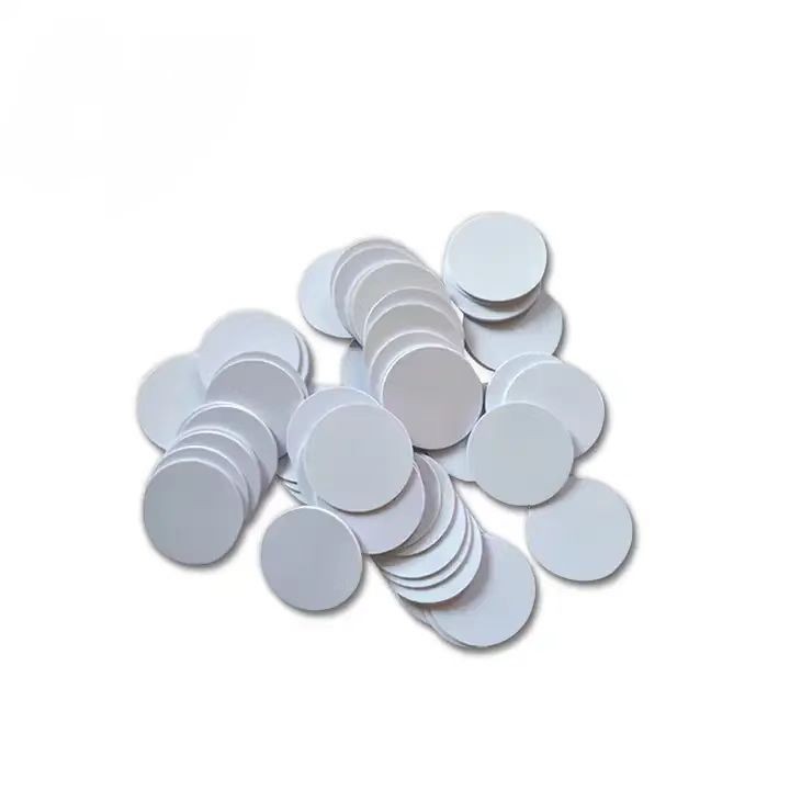 Etiqueta de moeda de disco de PVC NFC com cartão RFID antimetal redondo de 13,56 MHz com adesivo