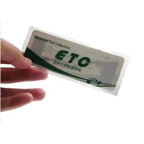 Adesivo RFID UHF de longo alcance para para-brisas para controle de acesso de veículos