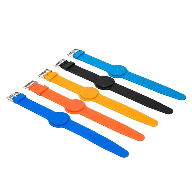Pulseiras de silicone ajustáveis, à prova d'água e personalizáveis ​​para acesso a eventos