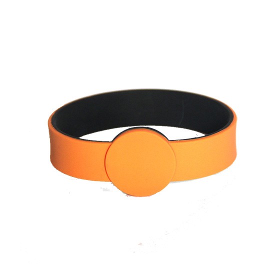 Pulseira personalizada com chip RFID de silicone colorido de camada dupla