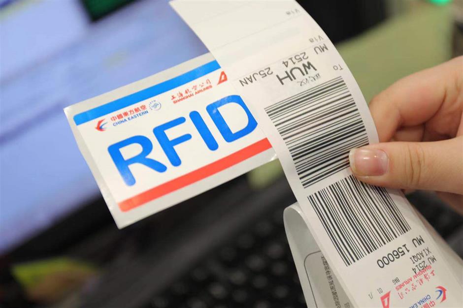 companhias aéreas usam a tecnologia RFID para melhorar o gerenciamento de equipamentos de emergência